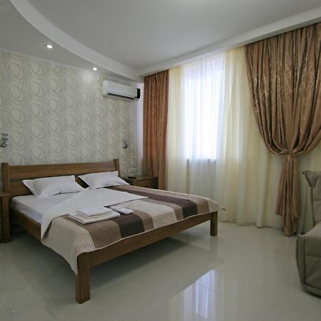 Lotos Apartments Odessa Exterior foto