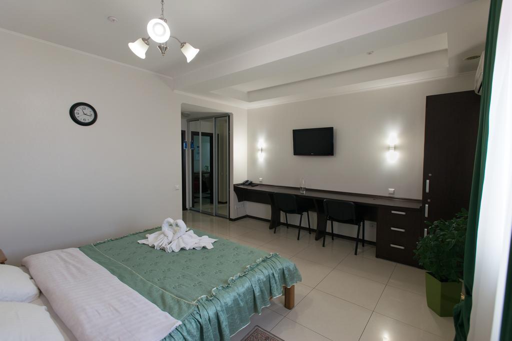 Lotos Apartments Odessa Quarto foto
